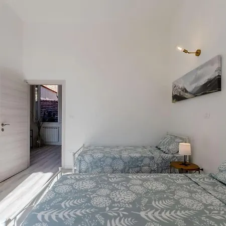 Apartamento La Casa Gialla Prato (Prato)