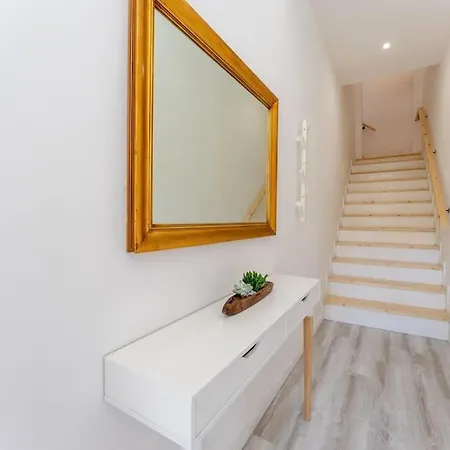 Apartamento La Casa Gialla Prato (Prato)